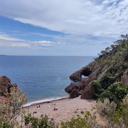 Villa Vue Panoramique Sur Les Iles De Lerins Et La Baie De Cannes 2-8 Pers, A Pieds 4mn *